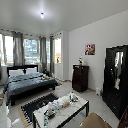Corniche Street - Extremely Unique Room Abu Dhabi Exterior foto